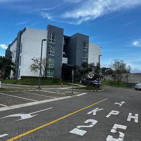 Comodidad Y Privacidad En Un Solo Lugar Heredia Ngoại thất bức ảnh